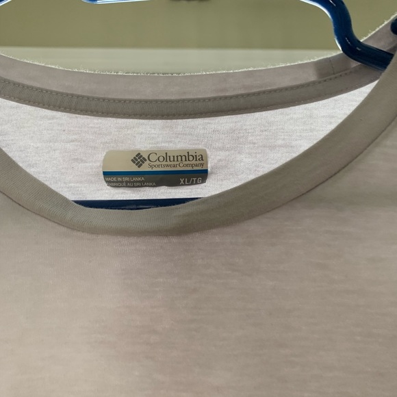 Columbia long sleeve shirt for sale. - Picture 2 of 3